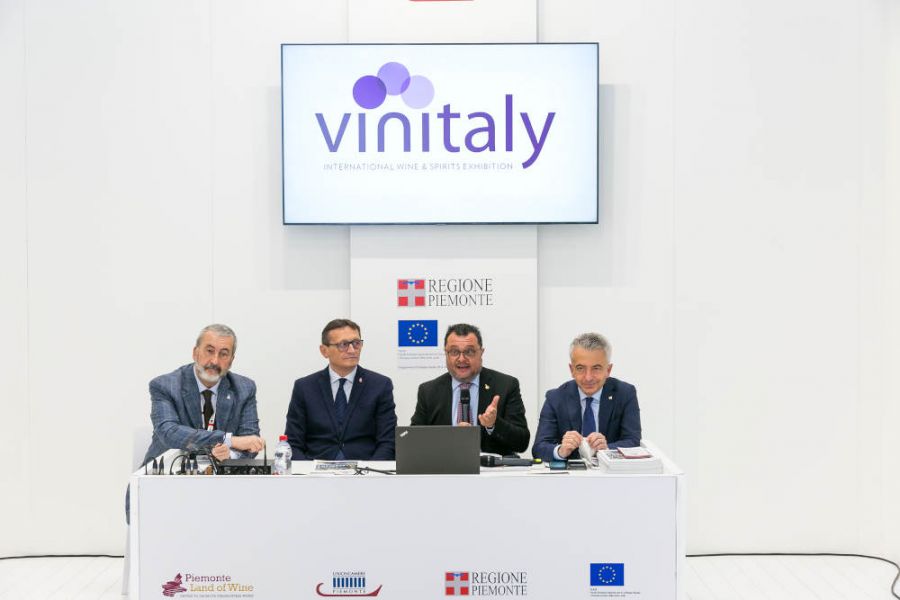 Presentata a Vinitaly la XX edizione Concorso Enologico Internazionale Città del Vino