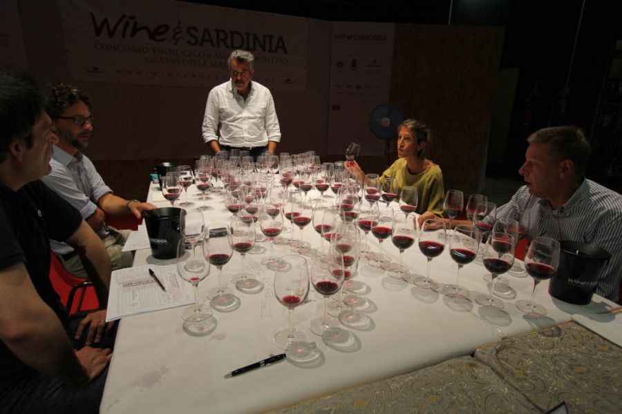 Wine and Sardinia 2023